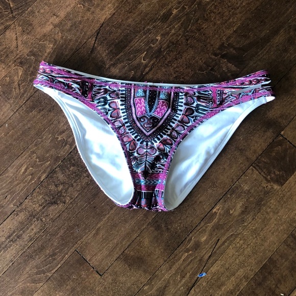 Reversible Patterned Bikini Bottoms - Picture 2 of 5